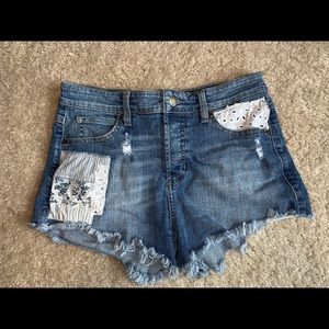 GUESS Country Fray Patch Shorts Lace size 26 Denim Vintage Boho Summer Beach A